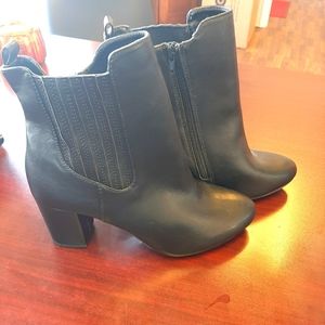 Ladies boots